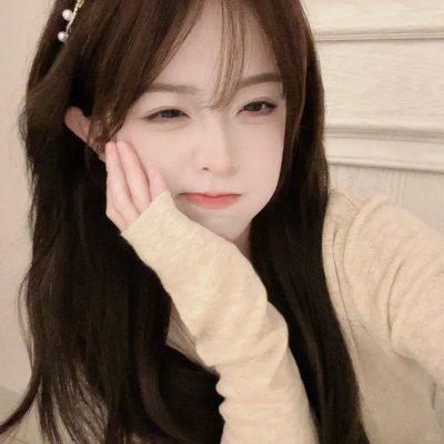坐着的女人